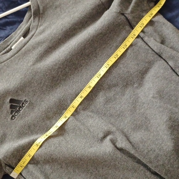 💙🌺Adidas Men's Gray T-Shirt - Picture 9 of 10